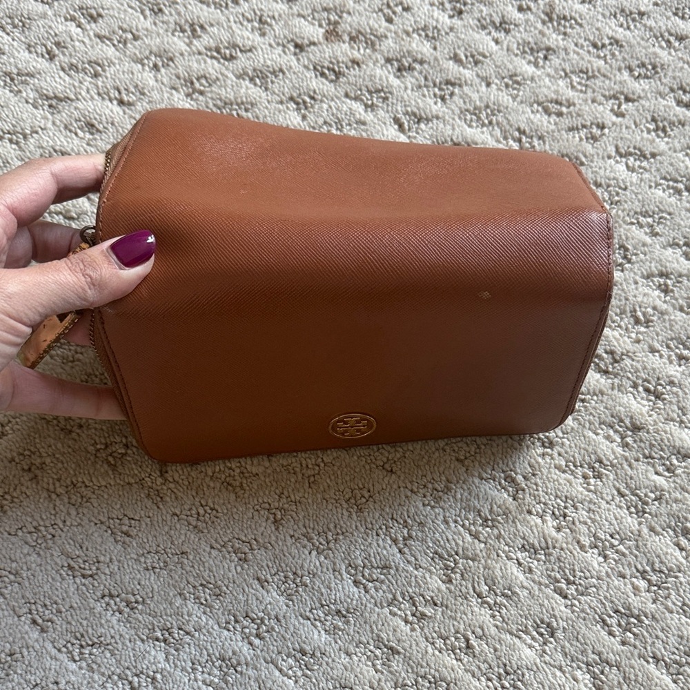Tory Burch Brown Wallet with Gold Zipper - Picture 4 of 7